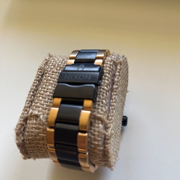 Nixon X Primitive "Kingpin" collab Watch - Rose gold/black - Picture 3 of 4